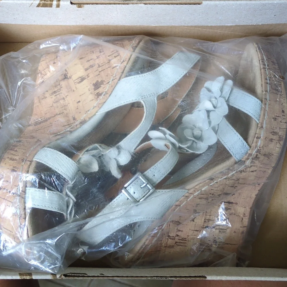B.O.C. JILLS PLATFORM SANDALS sz 7 - Picture 4 of 7